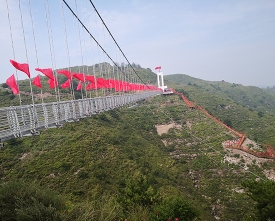玻璃吊橋